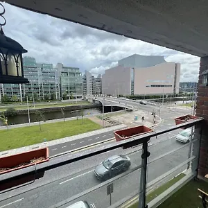 Stylish Flat With River View , Dublin Ireland