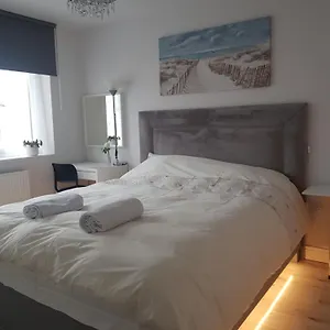 Barnoaks House - Private Ensuite Bathroom , Dublin Ireland