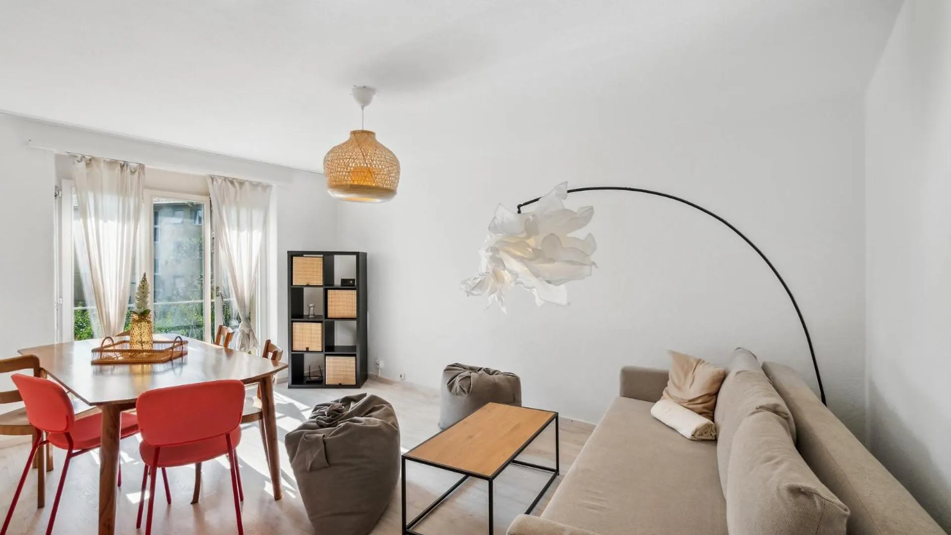 Affordable Comfort In Zurich Διαμέρισμα