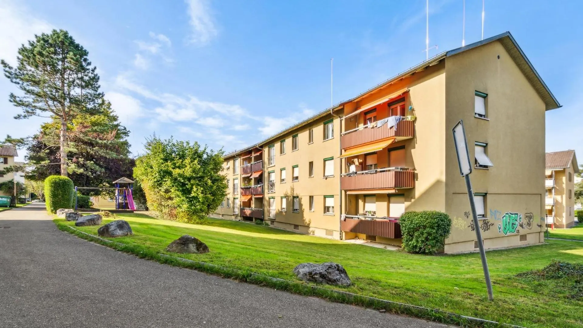 Affordable Comfort In Zurich Διαμέρισμα