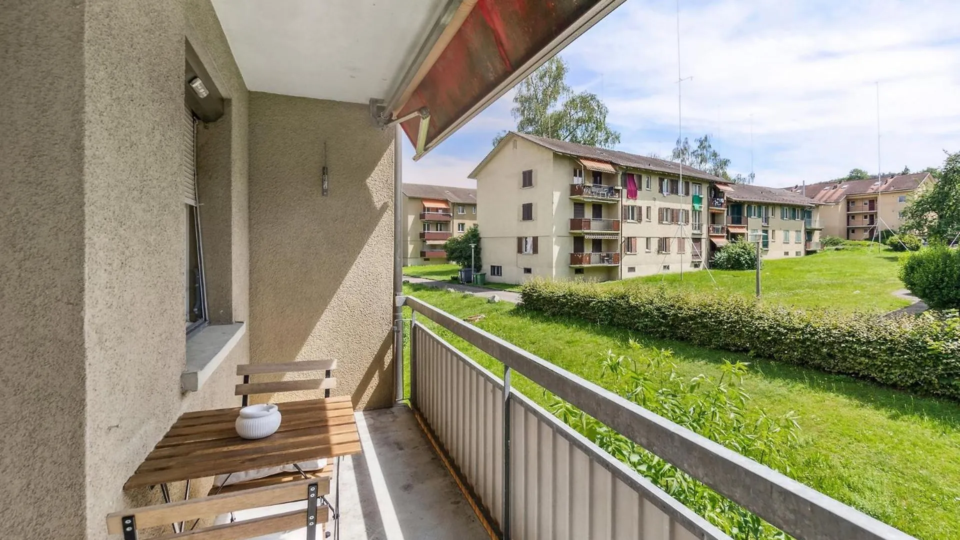 Affordable Comfort In Zurich Διαμέρισμα